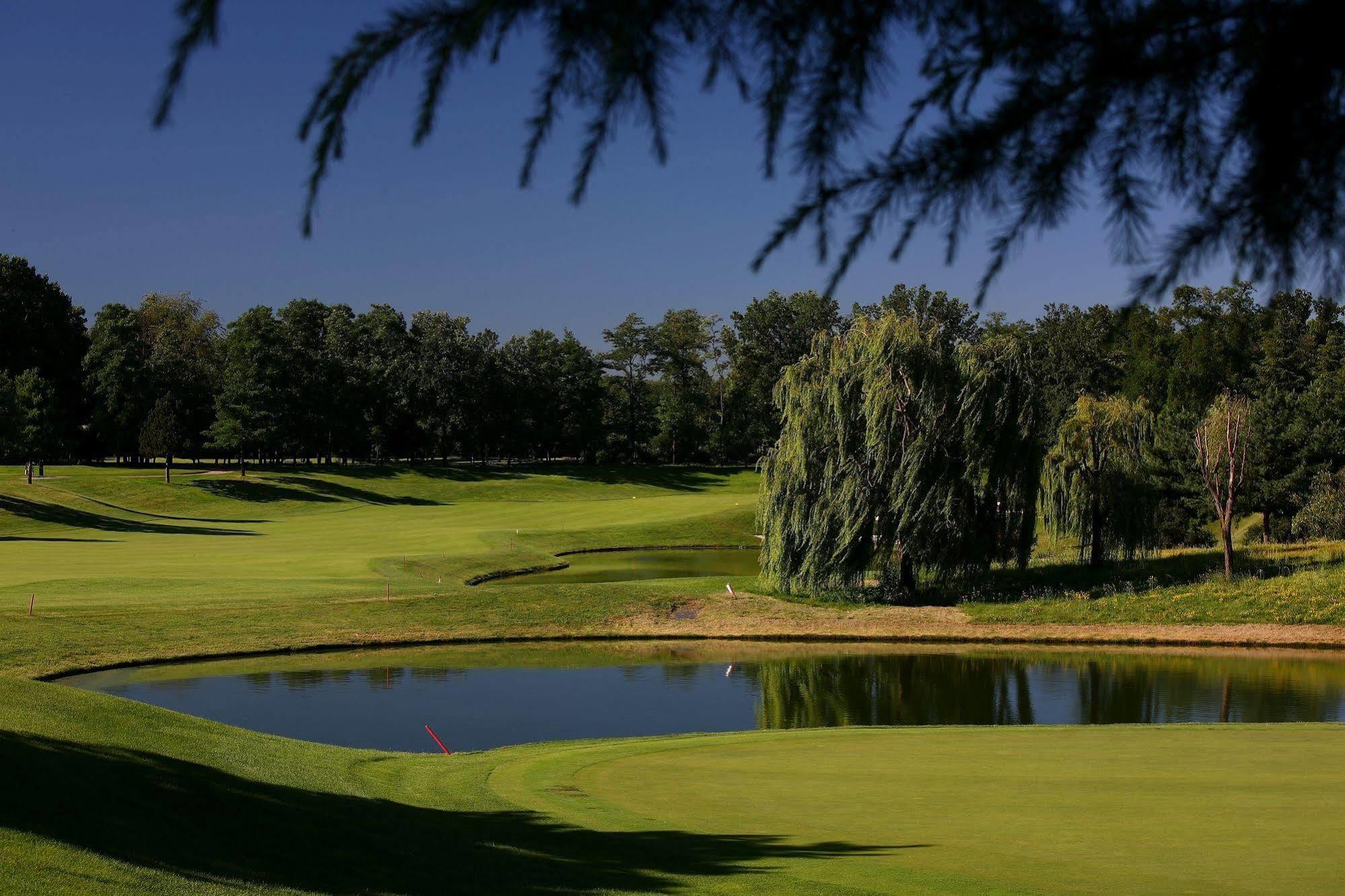 Le Robinie Golf & Resort Solbiate Olona Exterior photo