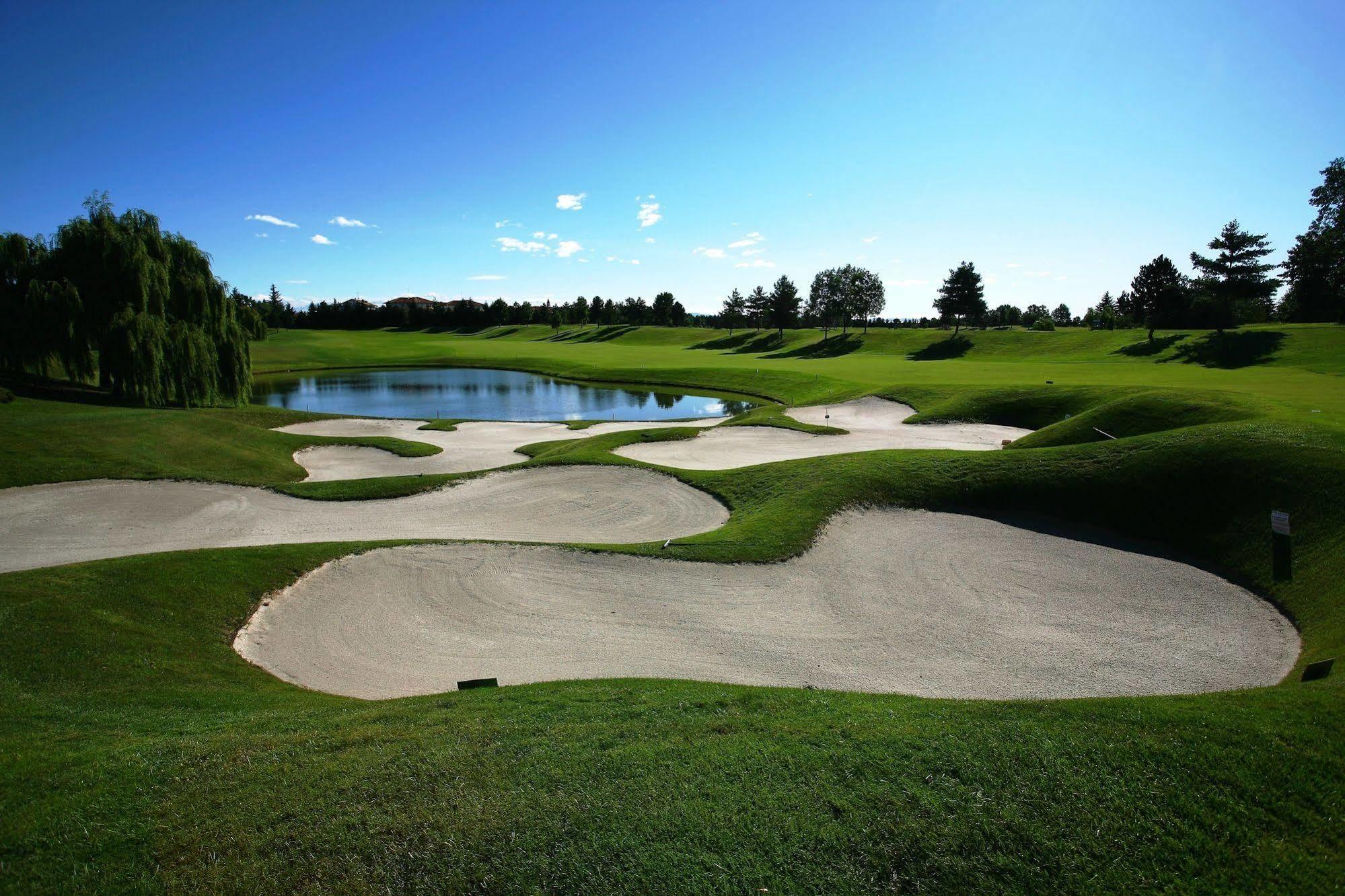 Le Robinie Golf & Resort Solbiate Olona Exterior photo